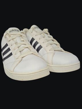 Unisex Adidas NEO Men's White Classic Court Sneakers with Iconic Black 3-Stripes